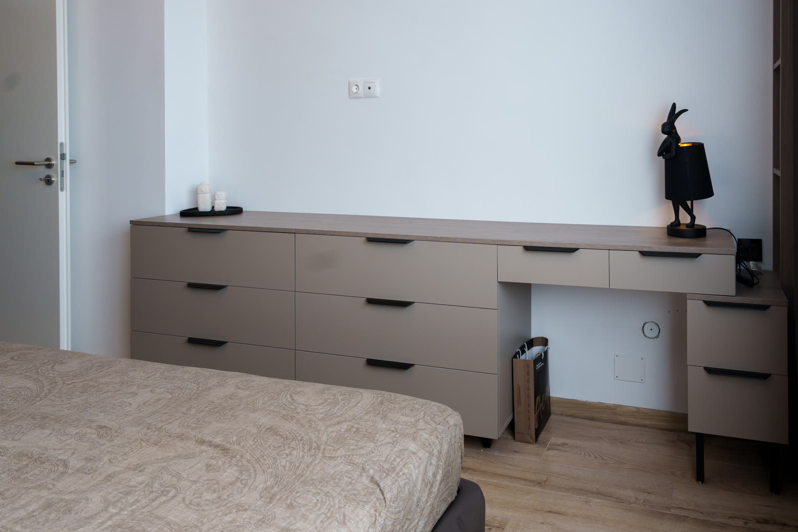Maurer Avantgarden — three-room apartment, furnished