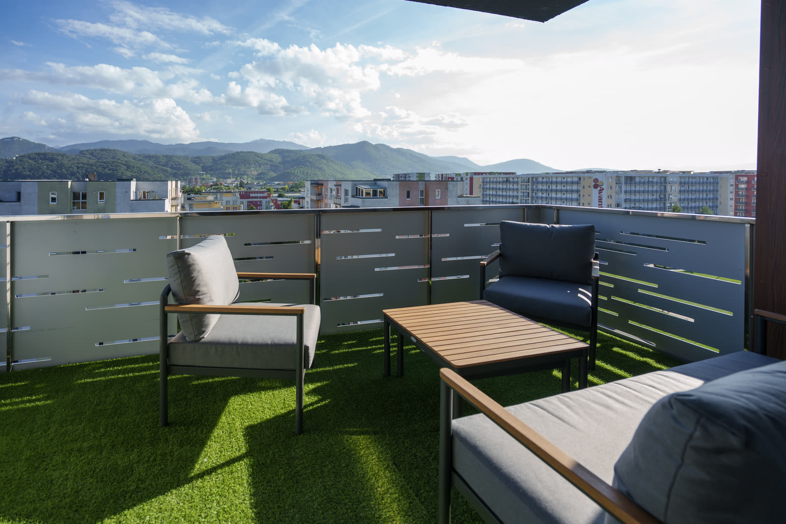 Maurer Avantgarden — three-room apartment, furnished