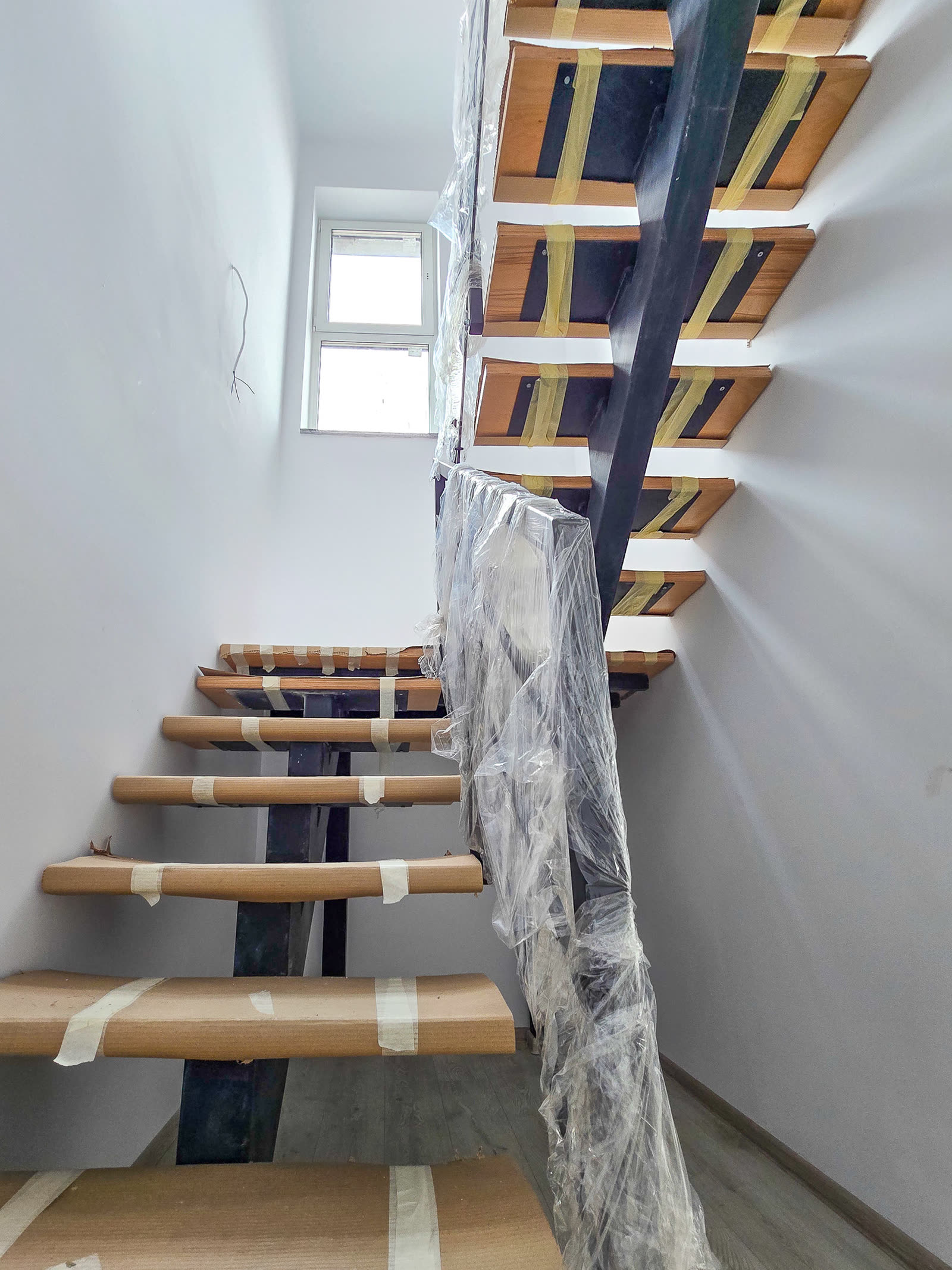 Maurer Avantgarden — duplex, handed over unfurnished